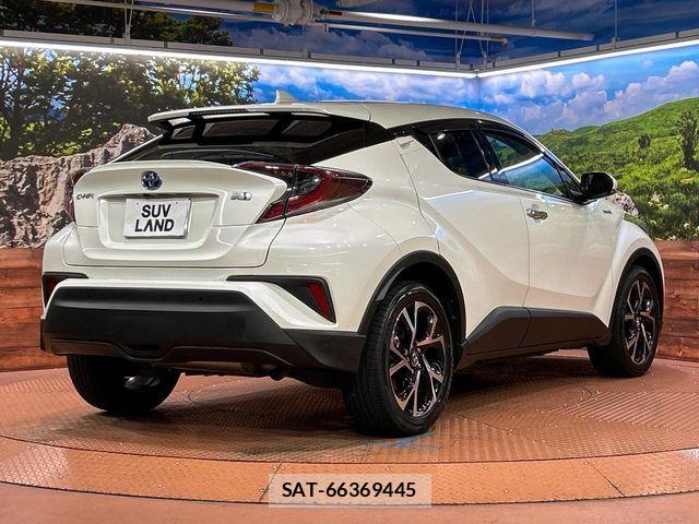 Toyota C-HR 2017-11 6903190-16