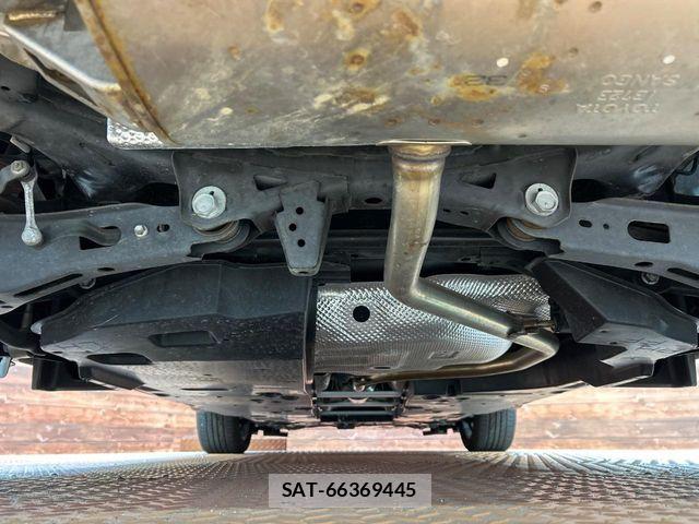 Toyota C-HR 2017-11 6903190-18