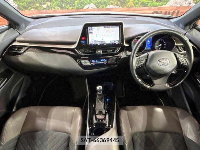 Toyota C-HR 2017-11 6903190-1