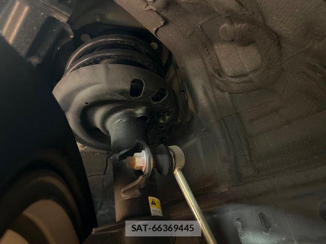 Toyota C-HR 2017-11 6903190-19