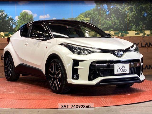 Toyota C-HR 2020-02 6991971-15