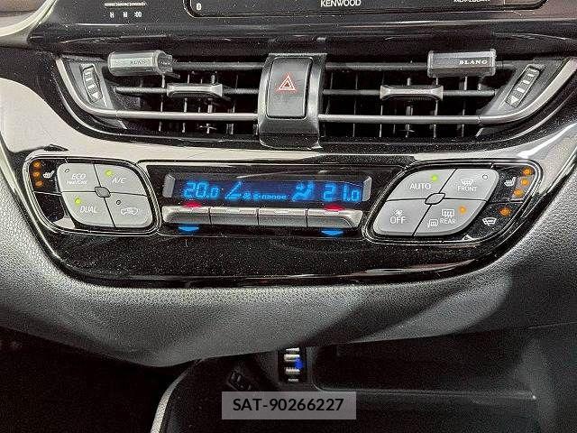 Toyota C-HR 2017-04 6992099-10