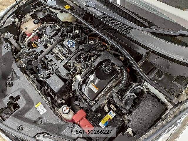 Toyota C-HR 2017-04 6992099-17