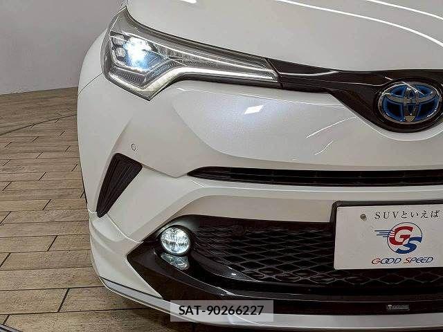 Toyota C-HR 2017-04 6992099-18