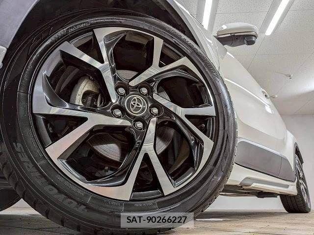 Toyota C-HR 2017-04 6992099-19