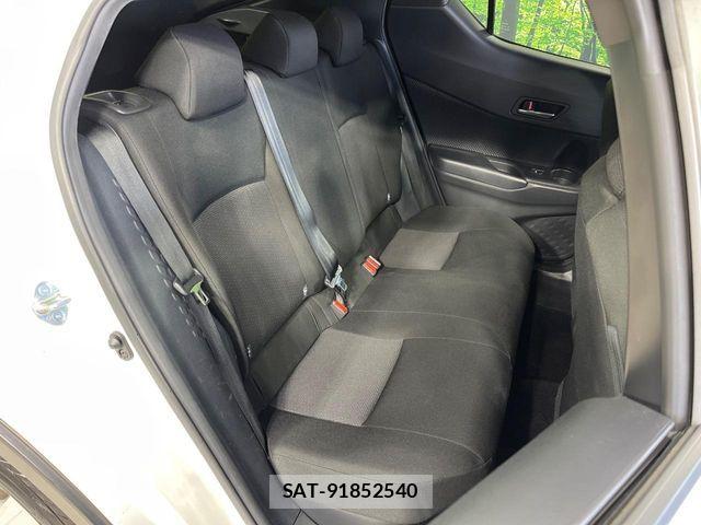Toyota C-HR 2019-02 6992129-9