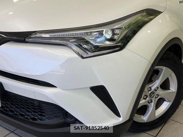 Toyota C-HR 2019-02 6992129-12