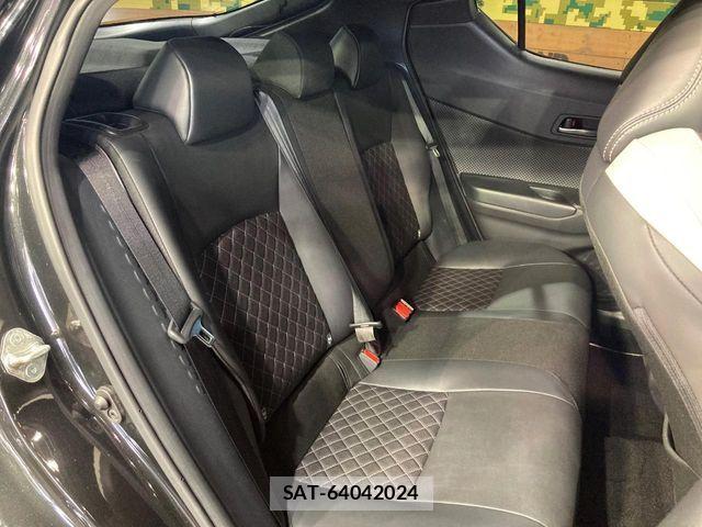 Toyota C-HR 2019-06 6991972-9
