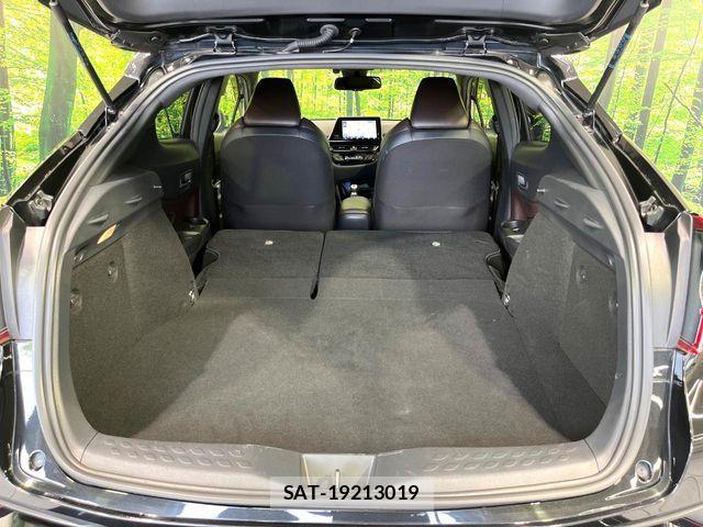 Toyota C-HR 2018-11 6992042-10