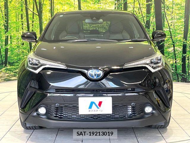 Toyota C-HR 2018-11 6992042-14