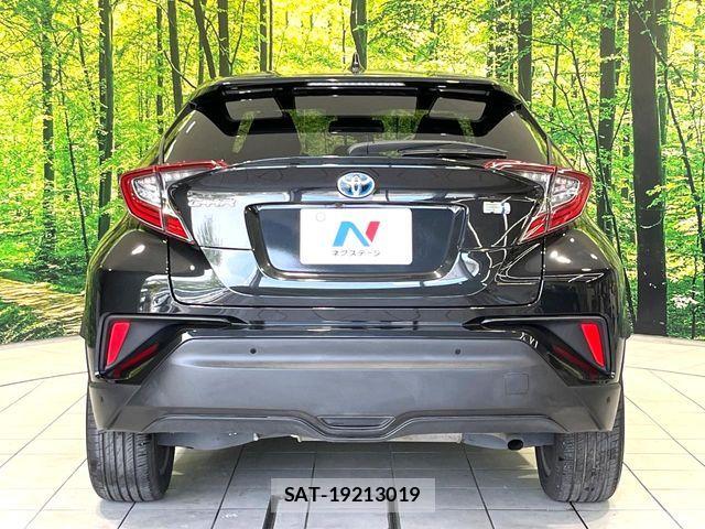 Toyota C-HR 2018-11 6992042-15