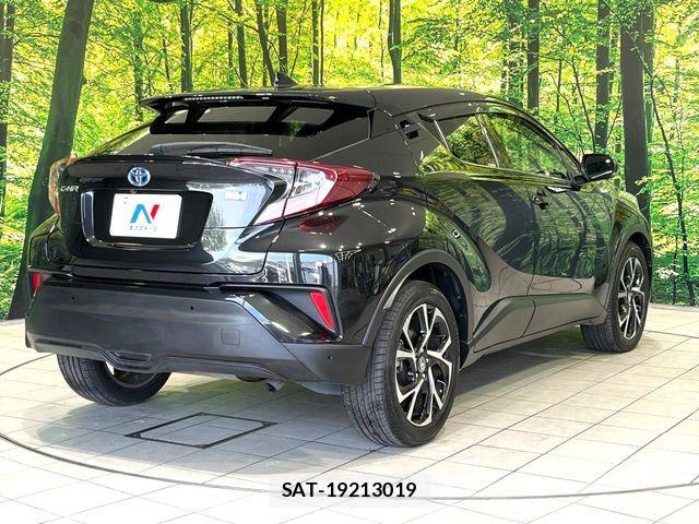 Toyota C-HR 2018-11 6992042-16