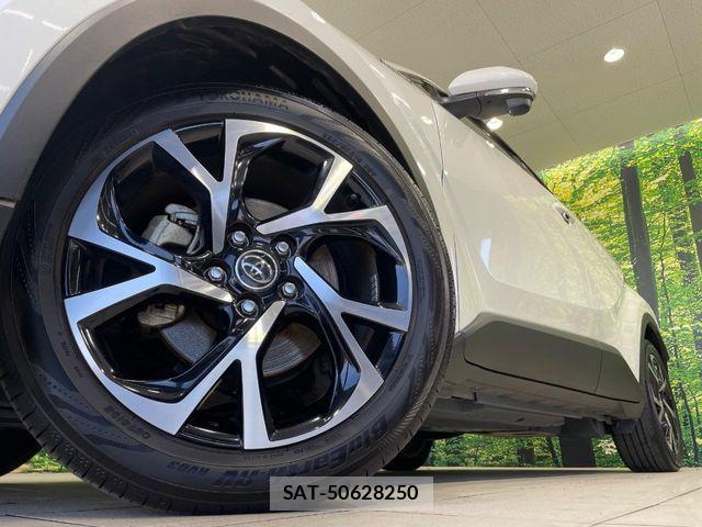 Toyota C-HR 2017-08 6992039-11