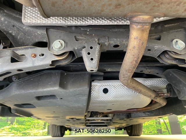 Toyota C-HR 2017-08 6992039-18