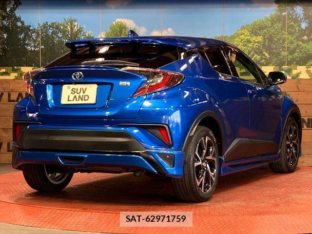Toyota C-HR 2017-06 6992120-16