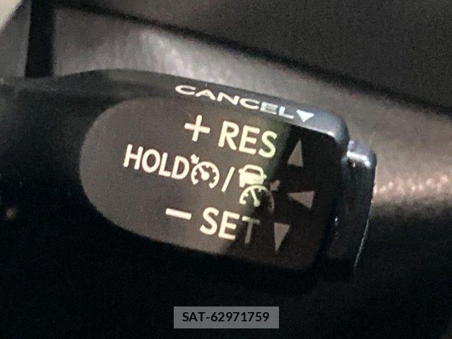Toyota C-HR 2017-06 6992120-6