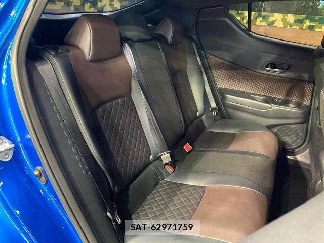 Toyota C-HR 2017-06 6992120-8
