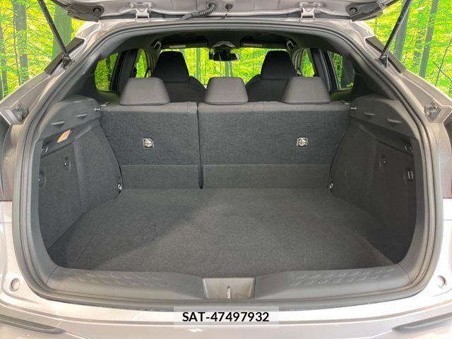 Toyota C-HR 2017-01 6992130-9