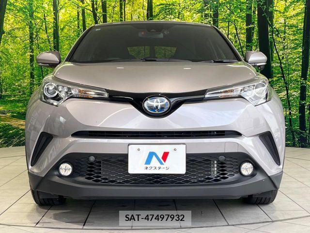 Toyota C-HR 2017-01 6992130-13