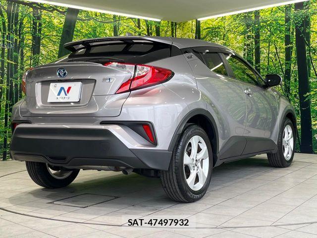 Toyota C-HR 2017-01 6992130-16