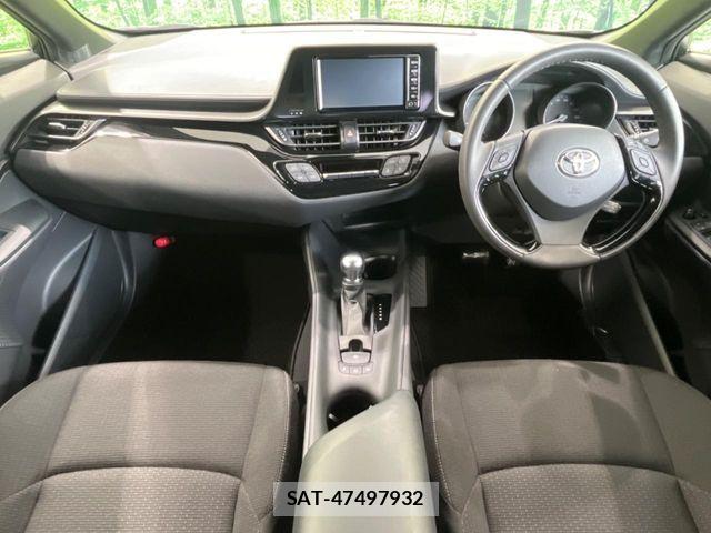 Toyota C-HR 2017-01 6992130-1