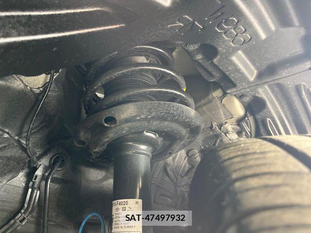 Toyota C-HR 2017-01 6992130-19