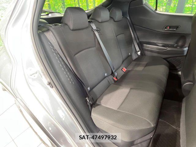 Toyota C-HR 2017-01 6992130-8