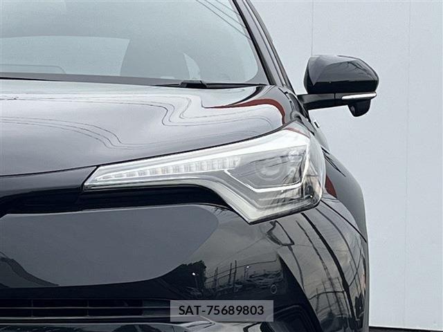 Toyota C-HR 2017-05 6992124-12