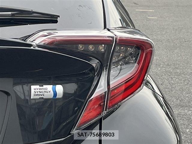 Toyota C-HR 2017-05 6992124-13
