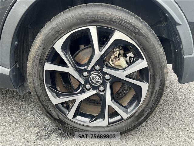 Toyota C-HR 2017-05 6992124-19