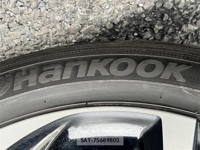 Toyota C-HR 2017-05 6992124-21