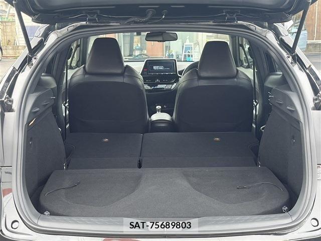 Toyota C-HR 2017-05 6992124-28