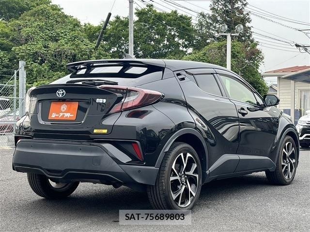 Toyota C-HR 2017-05 6992124-3