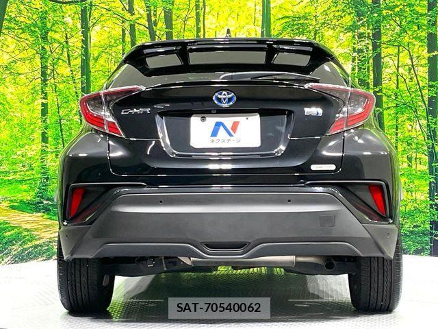 Toyota C-HR 2017-11 7020190-16