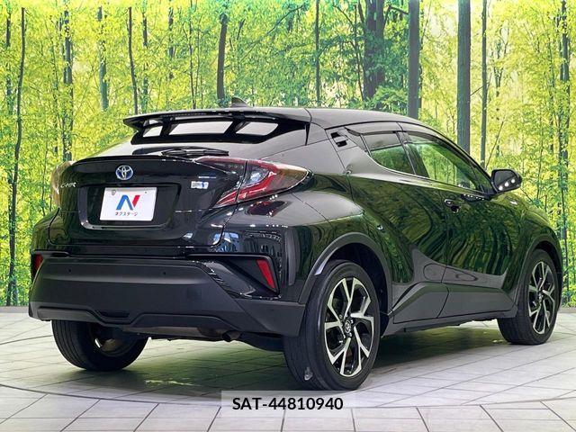 Toyota C-HR 2017-04 7057891-16