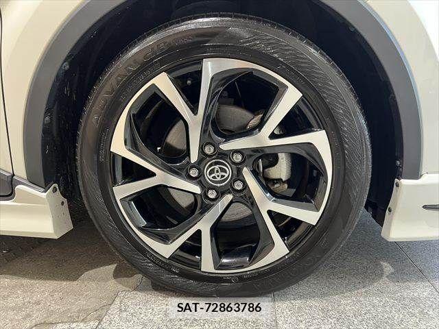 Toyota C-HR 2017-05 7057890-16