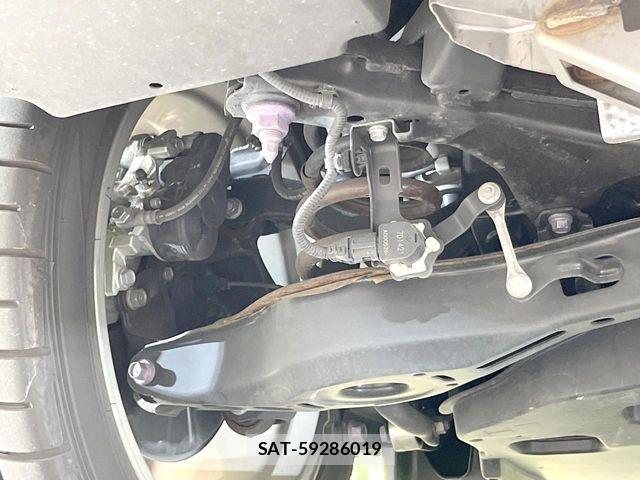 Toyota C-HR 2017-05 7057874-19
