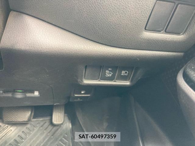 Toyota C-HR 2017-04 7057897-17