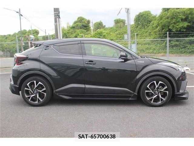 Toyota C-HR 2017-05 7057882-7
