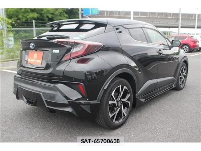 Toyota C-HR 2017-05 7057882-8