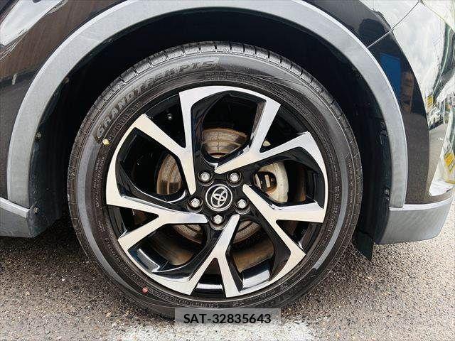 Toyota C-HR 2017-06 7057894-13