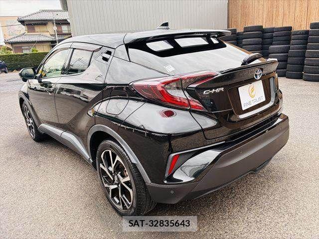 Toyota C-HR 2017-06 7057894-19