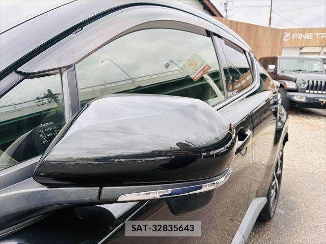 Toyota C-HR 2017-06 7057894-25