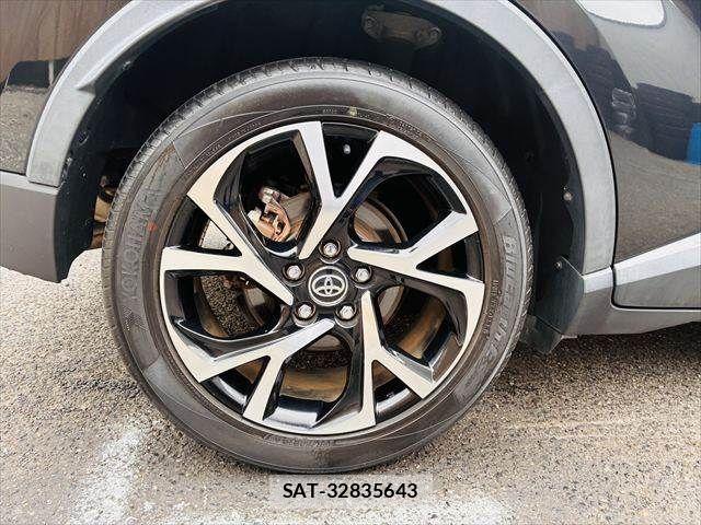 Toyota C-HR 2017-06 7057894-27