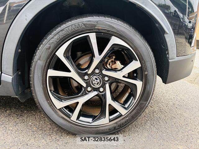 Toyota C-HR 2017-06 7057894-28