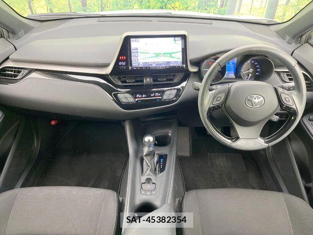 Toyota C-HR 2018-08 7057881-1