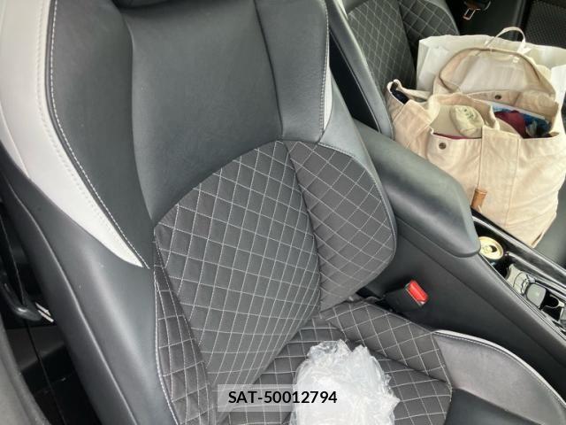 Toyota C-HR 2019-10 7216052-12
