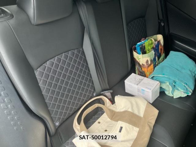 Toyota C-HR 2019-10 7216052-13