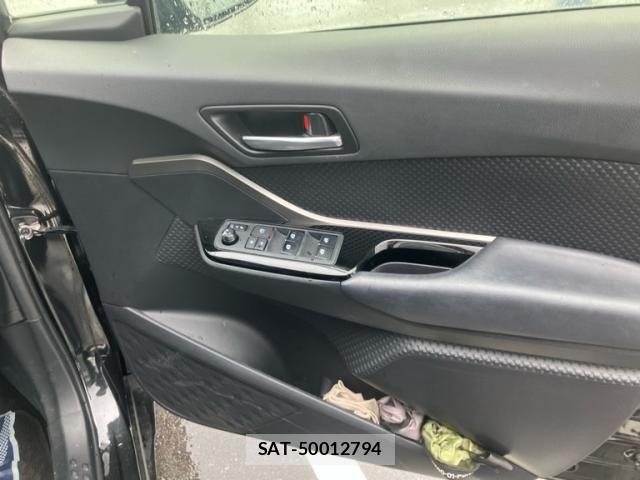 Toyota C-HR 2019-10 7216052-26