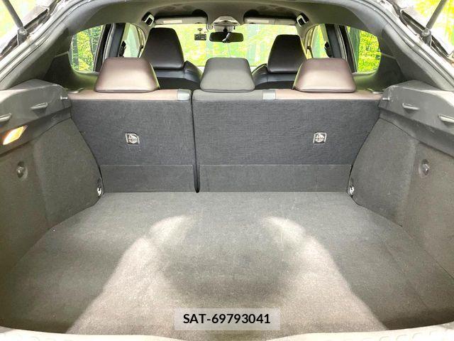 Toyota C-HR 2017-03 7216004-9